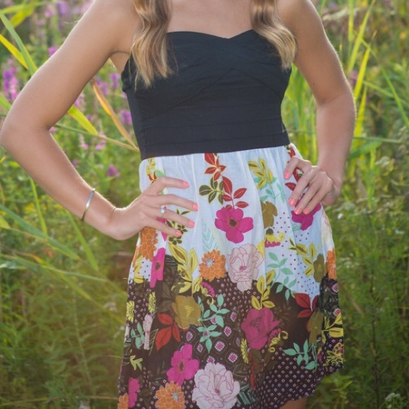 Dresses & Skirts - Dress